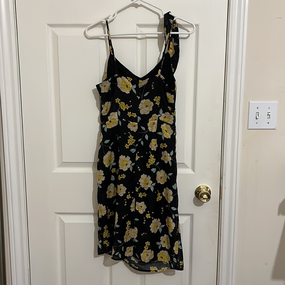 Cupcakes and Cashmere Ariadne Floral Ruffle Trim Dress NWT - Picture 5 of 9